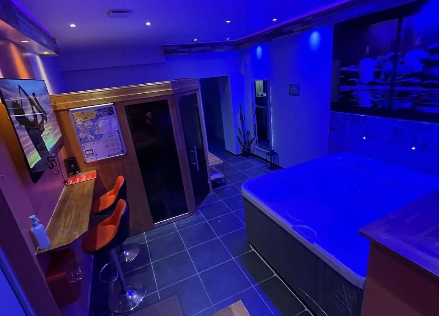Love hotel California Love Spa Lille